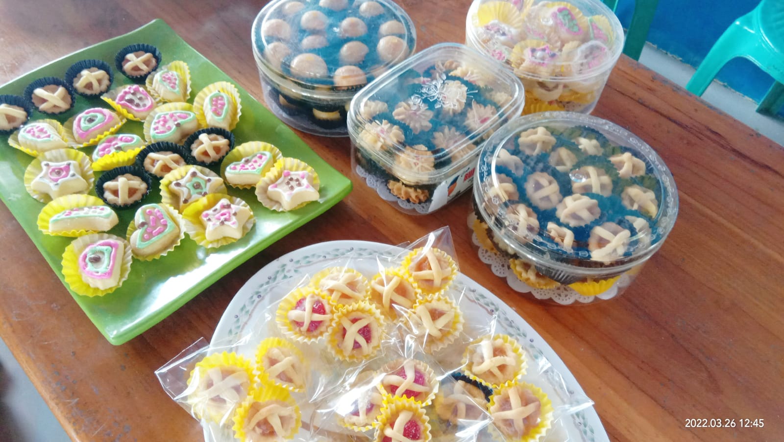 PELATIHAN TATA BOGA PEMBUATAN ANEKA SNACK DAN KUE KAWASAN SIMOTURUN KECAMATAN BULU